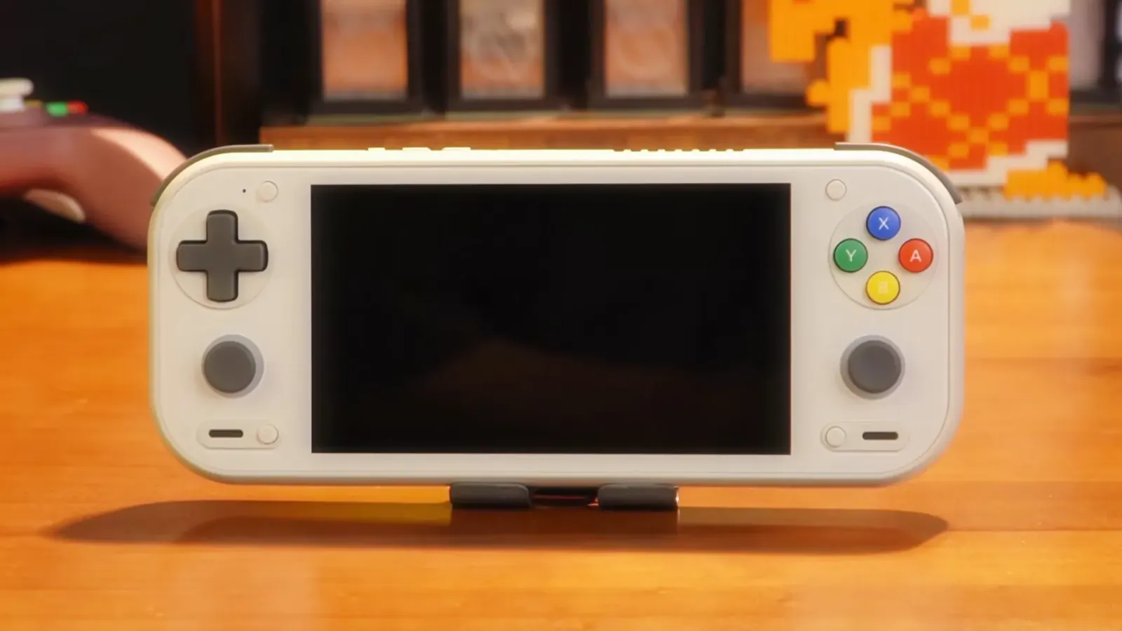 ANBERNIC Unveils the RG 55G1 Android Retro Handheld in Detailed Hands-On Video