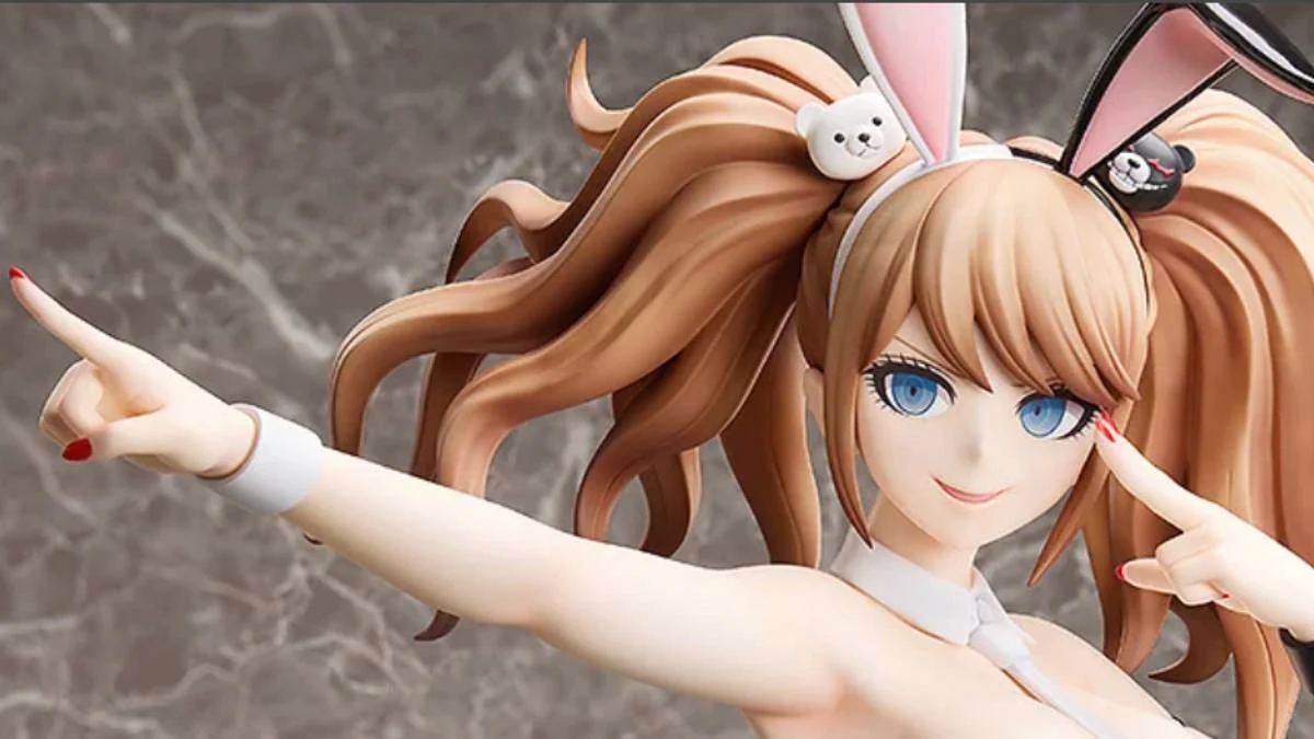 Danganronpa Junko Enoshima Bunny Girl Figure Is Over 2 Feet Tall