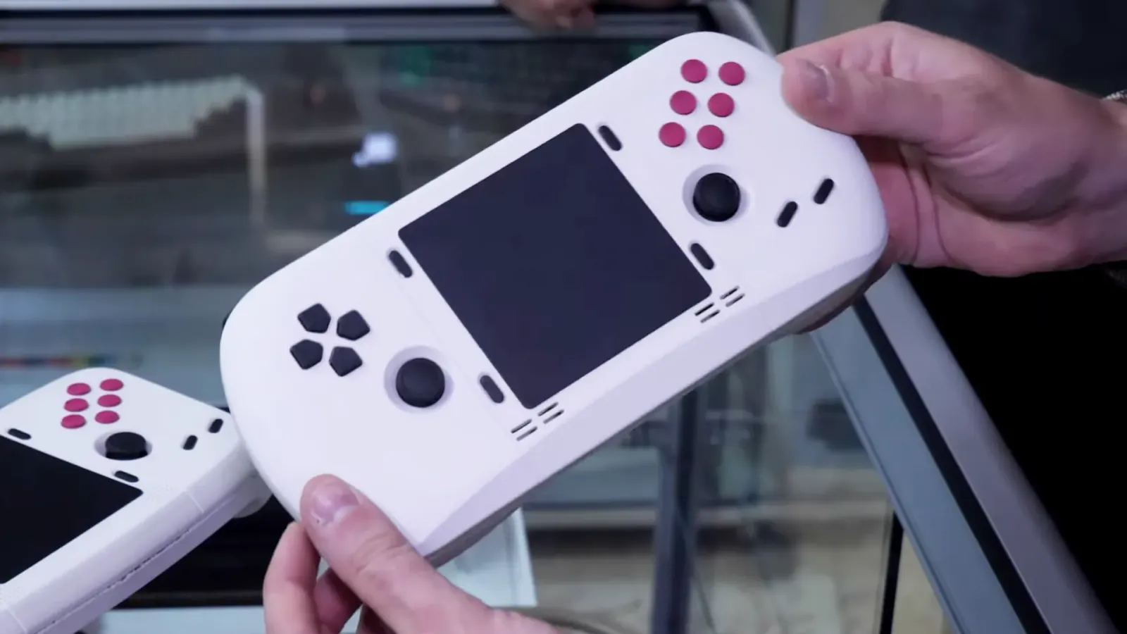 The Multisystem 2 Pocket: A Bold New Challenger in the FPGA Handheld Arena Emerges from the UK