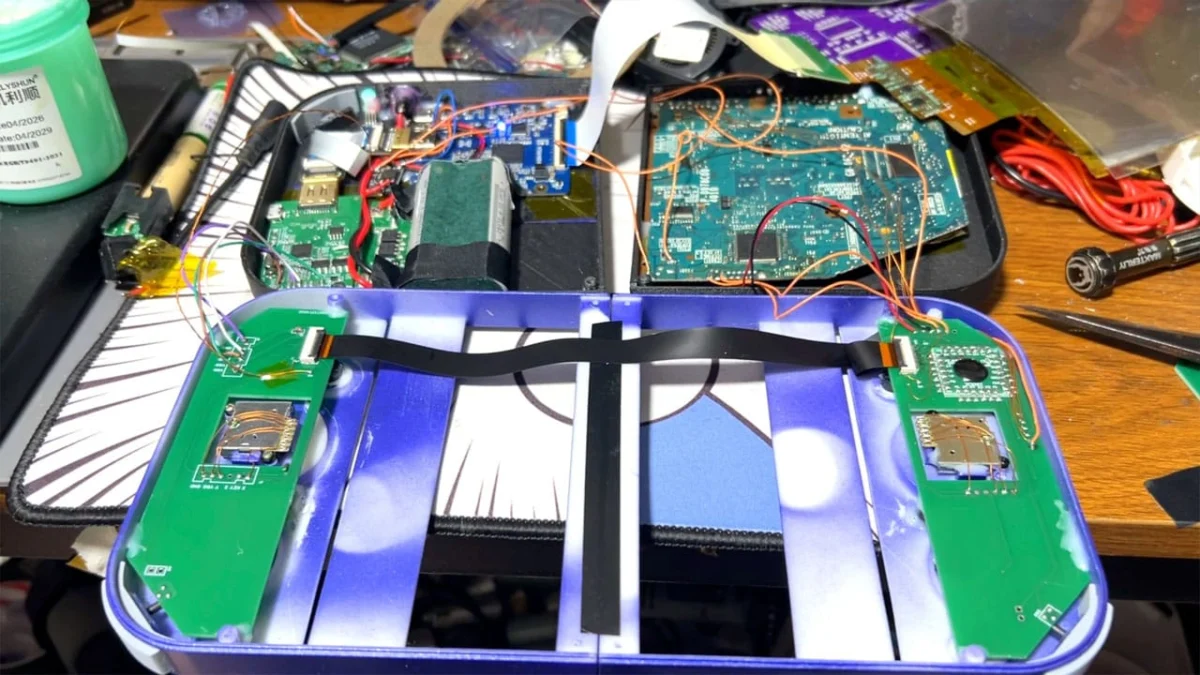 The Ingenious Engineering Behind the PlayStation 2 Duo: How a Maker Built a Clamshell Handheld Retro Console
